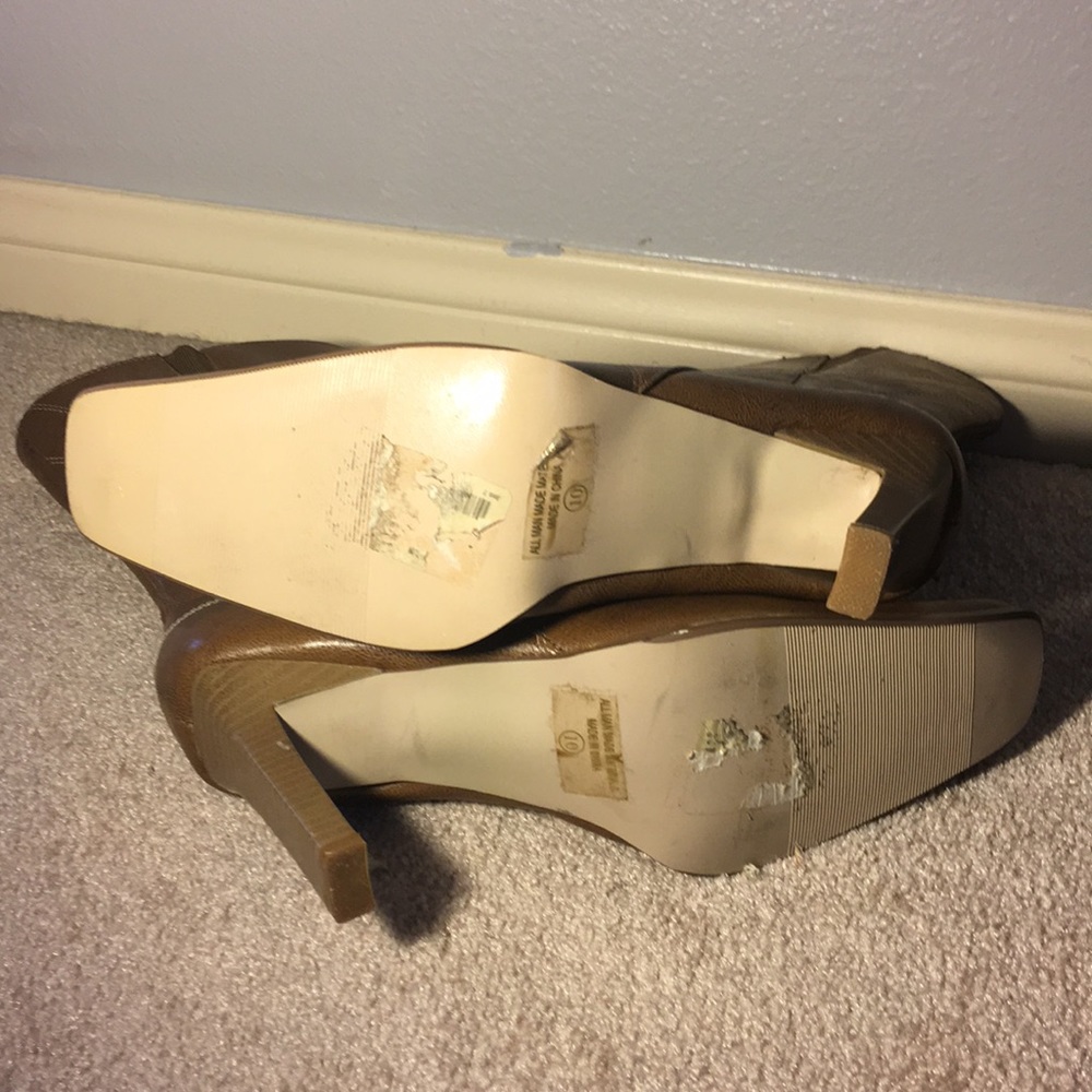Pretty brown heeled boots - Picture 4 of 6
